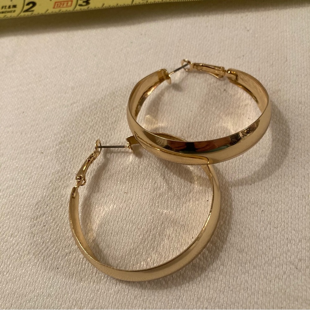 Hoop Pierced Earrings Wide